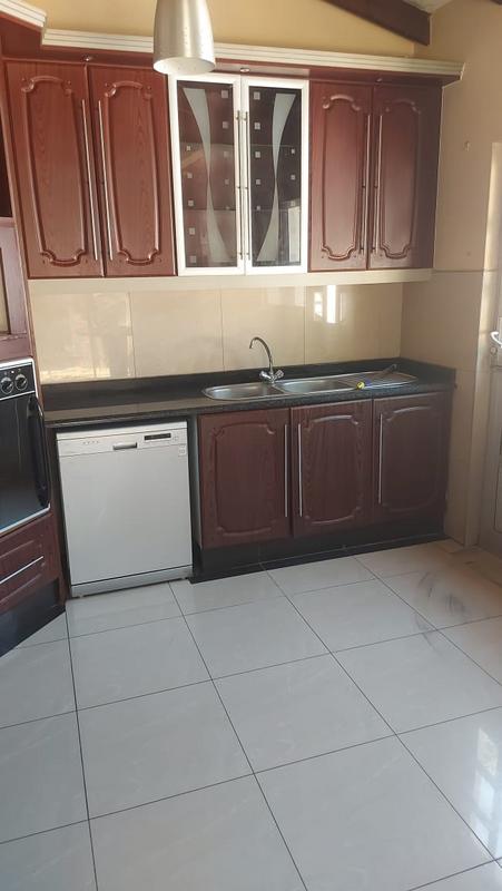 To Let 3 Bedroom Property for Rent in Glen Anil KwaZulu-Natal