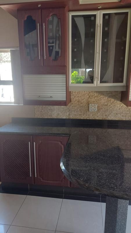 To Let 3 Bedroom Property for Rent in Glen Anil KwaZulu-Natal