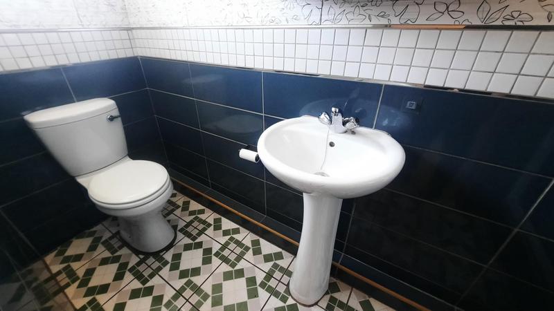 To Let 1 Bedroom Property for Rent in Trenance Manor KwaZulu-Natal