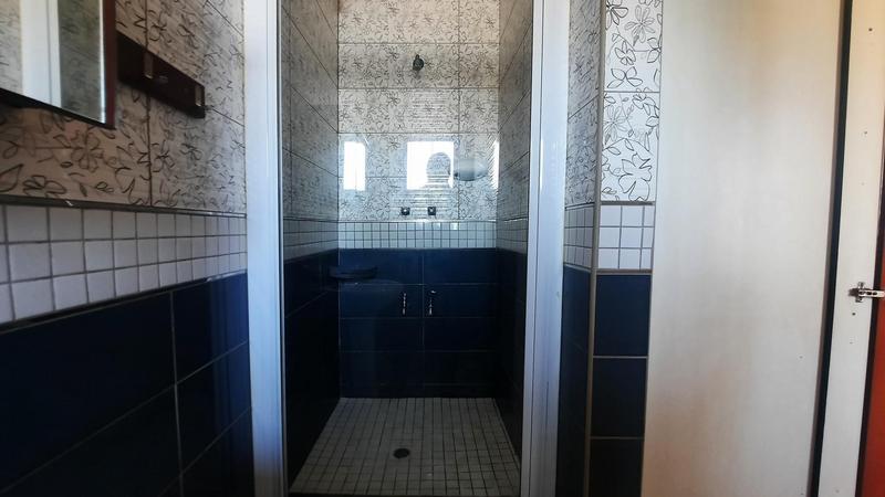 To Let 1 Bedroom Property for Rent in Trenance Manor KwaZulu-Natal