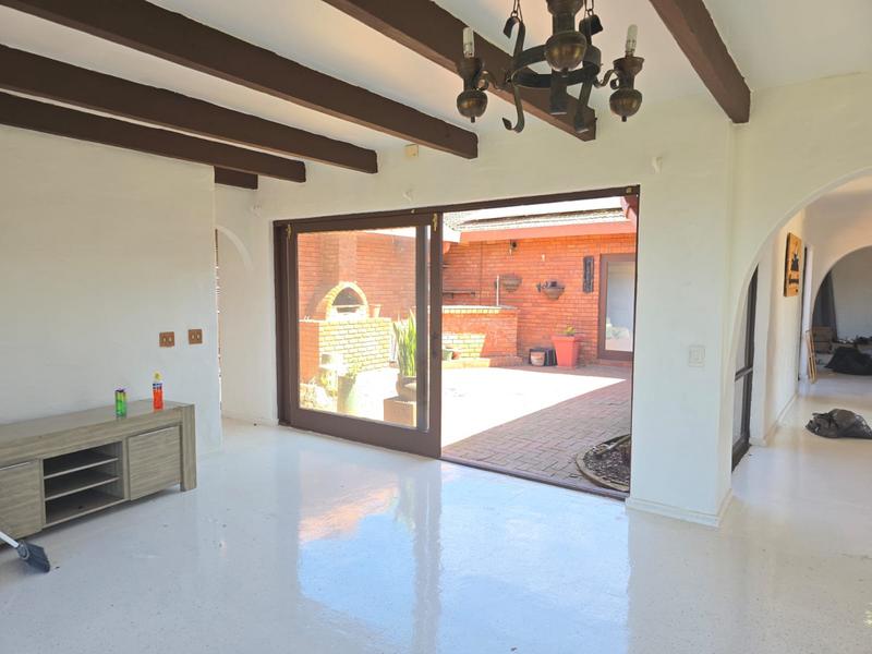 To Let 4 Bedroom Property for Rent in Dawncliffe KwaZulu-Natal