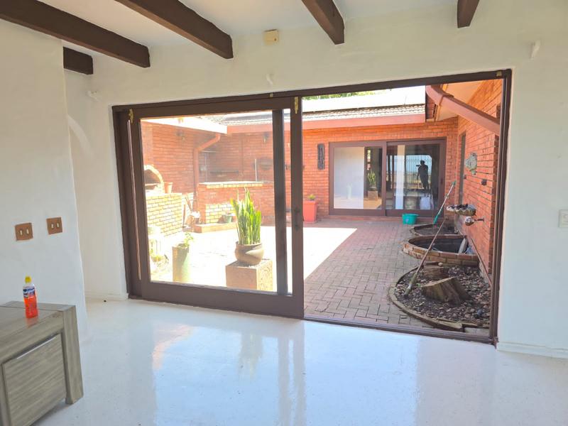 To Let 4 Bedroom Property for Rent in Dawncliffe KwaZulu-Natal