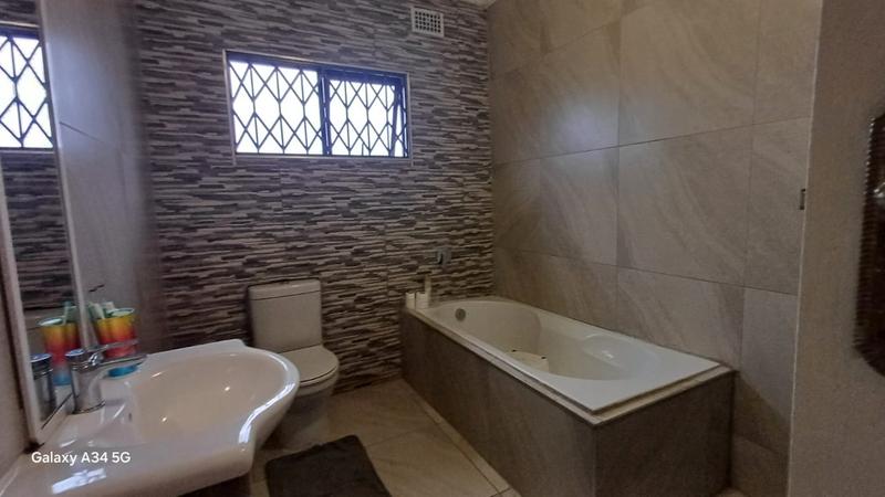 3 Bedroom Property for Sale in Regency Park KwaZulu-Natal