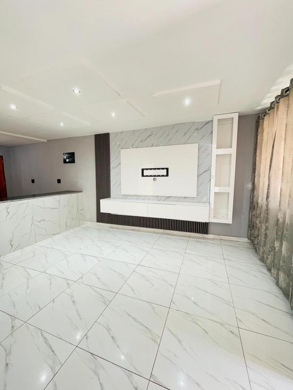 2 Bedroom Property for Sale in Kwamashu KwaZulu-Natal