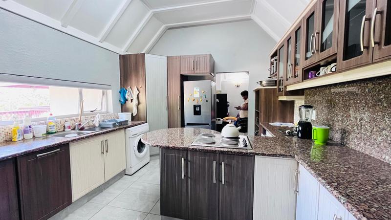3 Bedroom Property for Sale in Uvongo KwaZulu-Natal