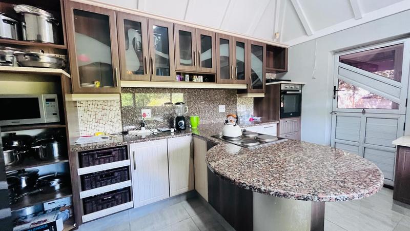 3 Bedroom Property for Sale in Uvongo KwaZulu-Natal