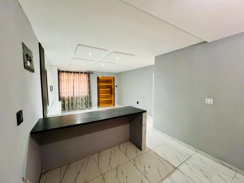 2 Bedroom Property for Sale in Kwamashu KwaZulu-Natal