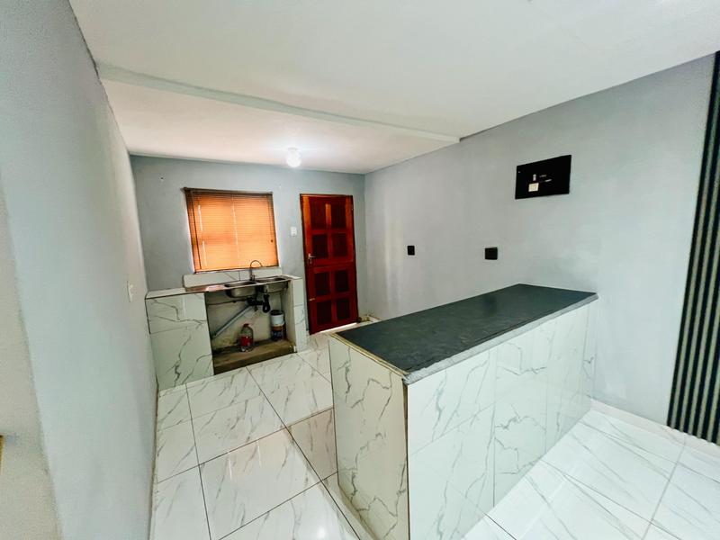 2 Bedroom Property for Sale in Kwamashu KwaZulu-Natal