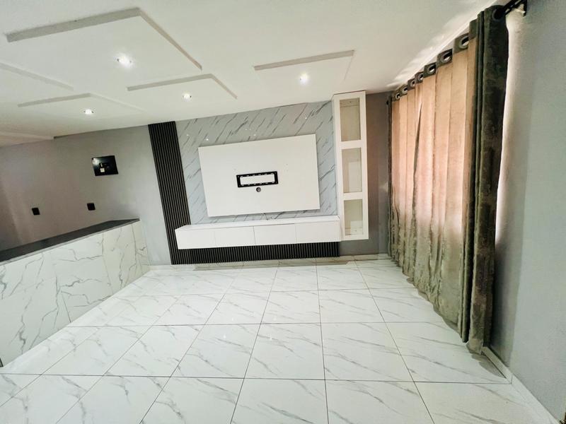 2 Bedroom Property for Sale in Kwamashu KwaZulu-Natal
