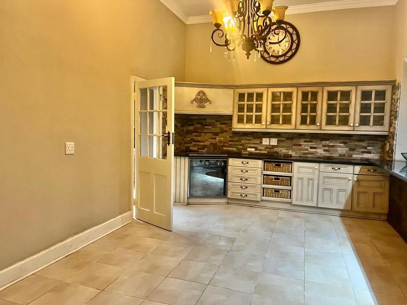 To Let 5 Bedroom Property for Rent in Chase Valley KwaZulu-Natal