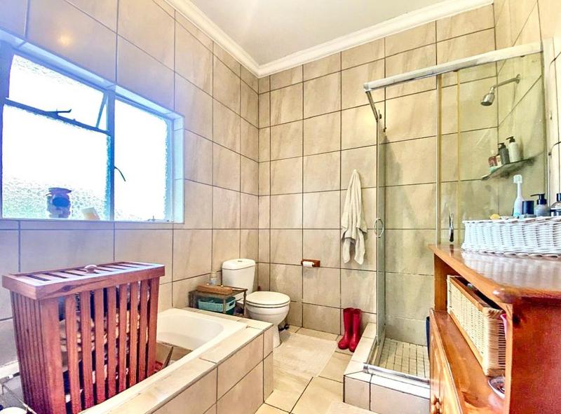 To Let 5 Bedroom Property for Rent in Chase Valley KwaZulu-Natal