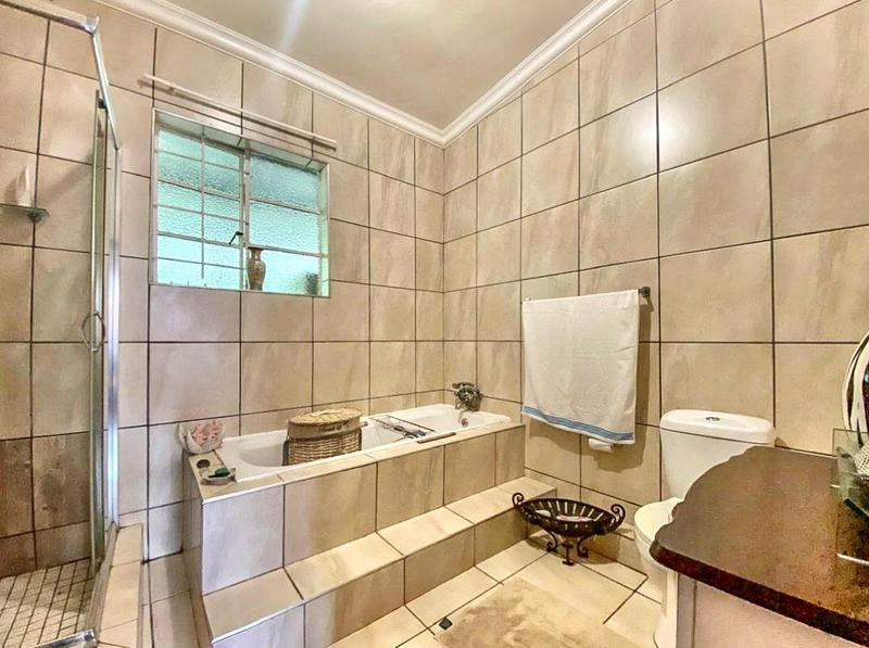 To Let 5 Bedroom Property for Rent in Chase Valley KwaZulu-Natal