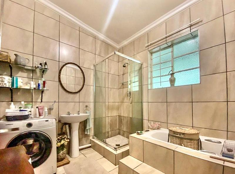 To Let 5 Bedroom Property for Rent in Chase Valley KwaZulu-Natal