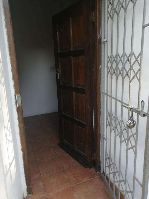To Let 1 Bedroom Property for Rent in Overport KwaZulu-Natal