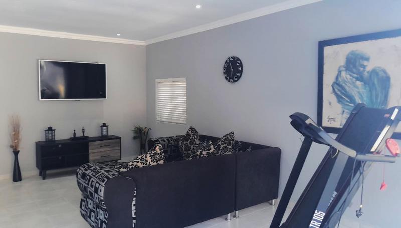 4 Bedroom Property for Sale in Uvongo KwaZulu-Natal