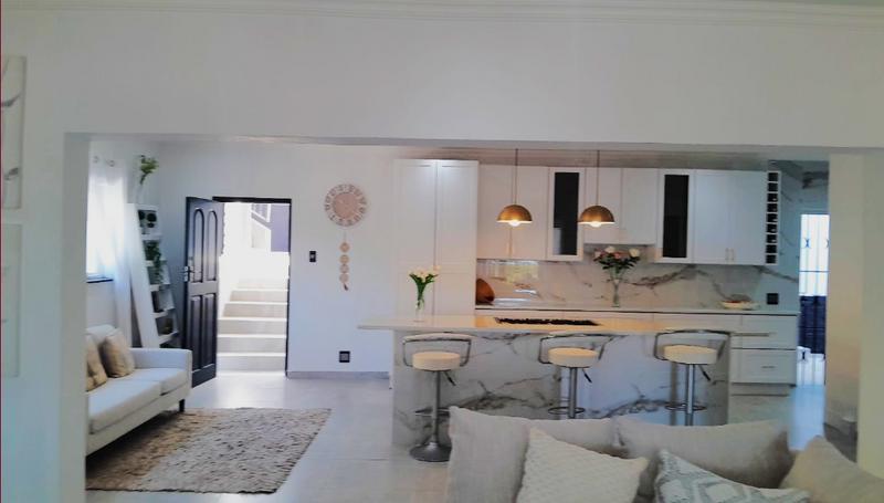 4 Bedroom Property for Sale in Uvongo KwaZulu-Natal