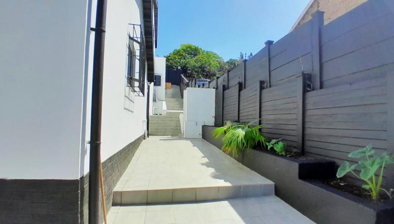 4 Bedroom Property for Sale in Uvongo KwaZulu-Natal