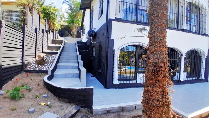 4 Bedroom Property for Sale in Uvongo KwaZulu-Natal