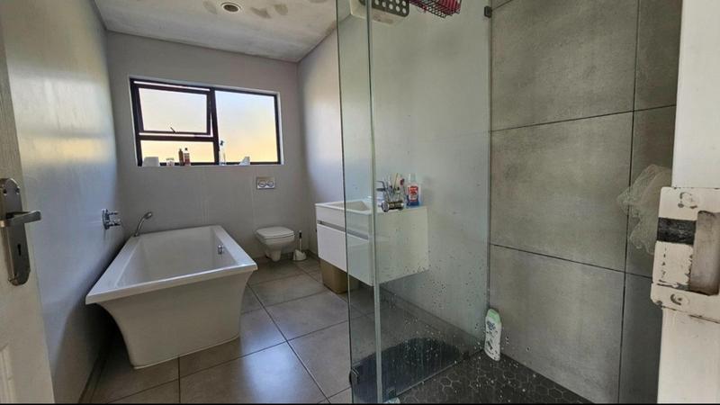4 Bedroom Property for Sale in Montrose KwaZulu-Natal