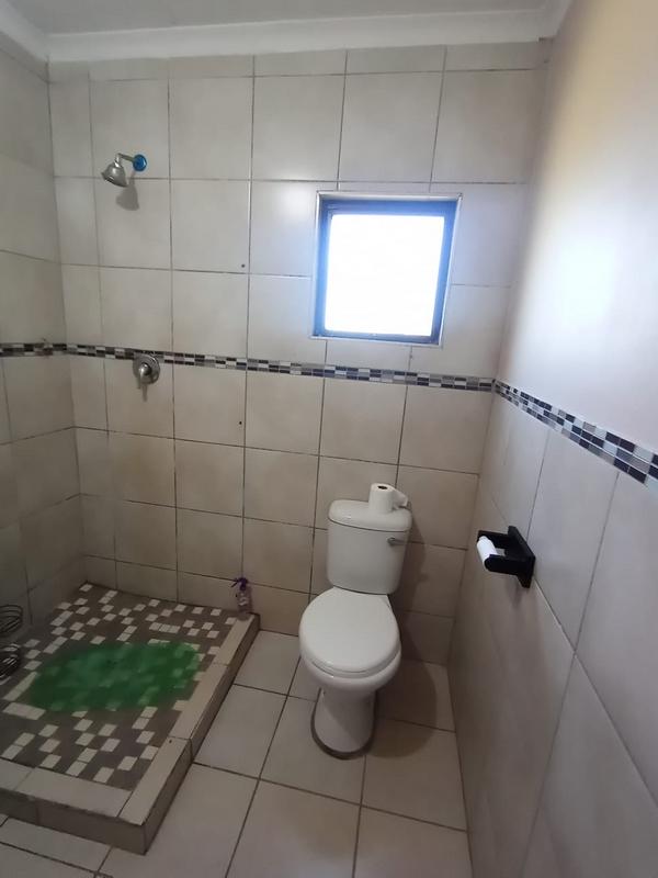 To Let 2 Bedroom Property for Rent in Winston Park KwaZulu-Natal