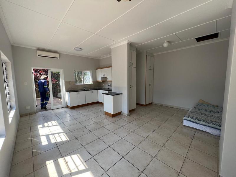 To Let 4 Bedroom Property for Rent in La Lucia KwaZulu-Natal
