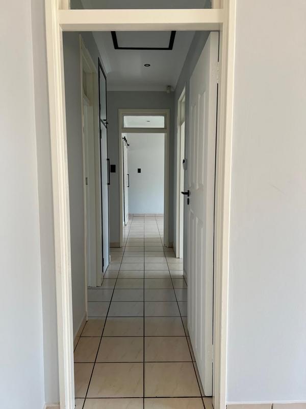 To Let 4 Bedroom Property for Rent in La Lucia KwaZulu-Natal