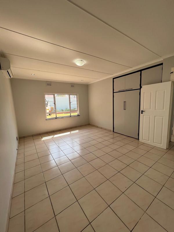To Let 4 Bedroom Property for Rent in La Lucia KwaZulu-Natal