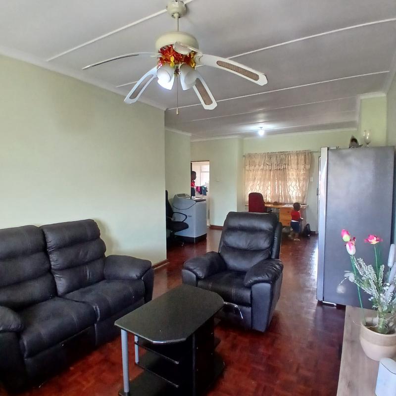 2 Bedroom Property for Sale in Montclair KwaZulu-Natal