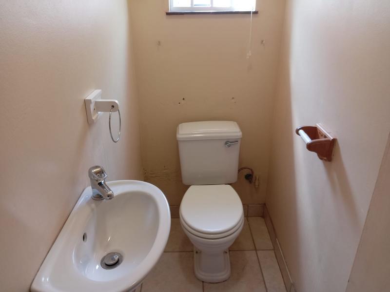 To Let 2 Bedroom Property for Rent in Scottburgh KwaZulu-Natal