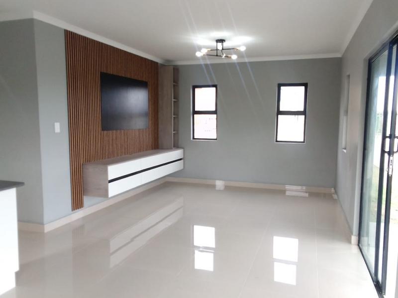 To Let 3 Bedroom Property for Rent in Shakaskraal KwaZulu-Natal