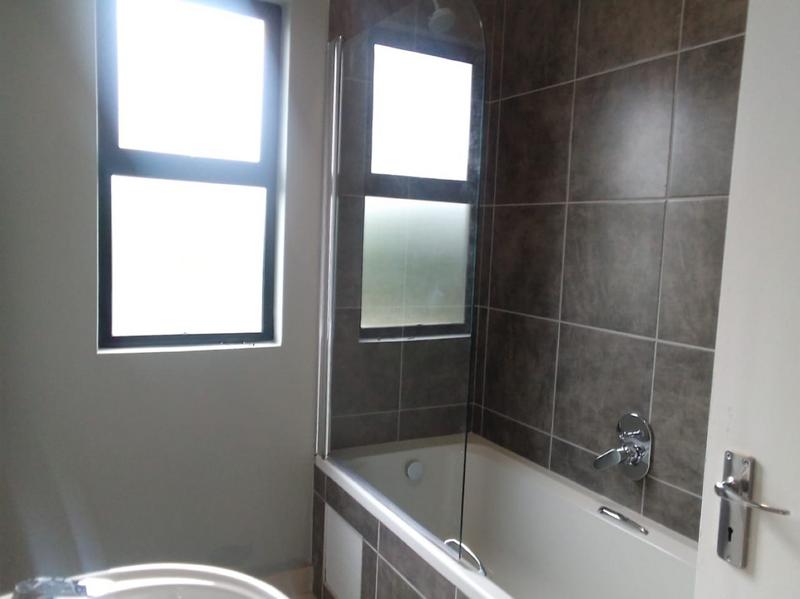 To Let 3 Bedroom Property for Rent in Shakaskraal KwaZulu-Natal