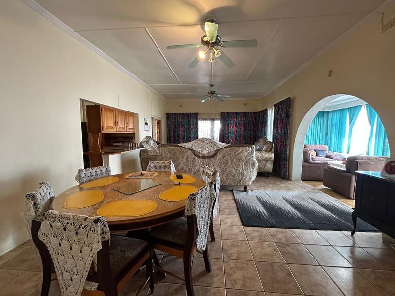 6 Bedroom Property for Sale in Margate KwaZulu-Natal
