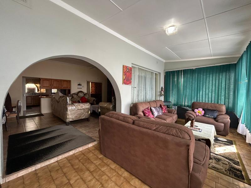 6 Bedroom Property for Sale in Margate KwaZulu-Natal