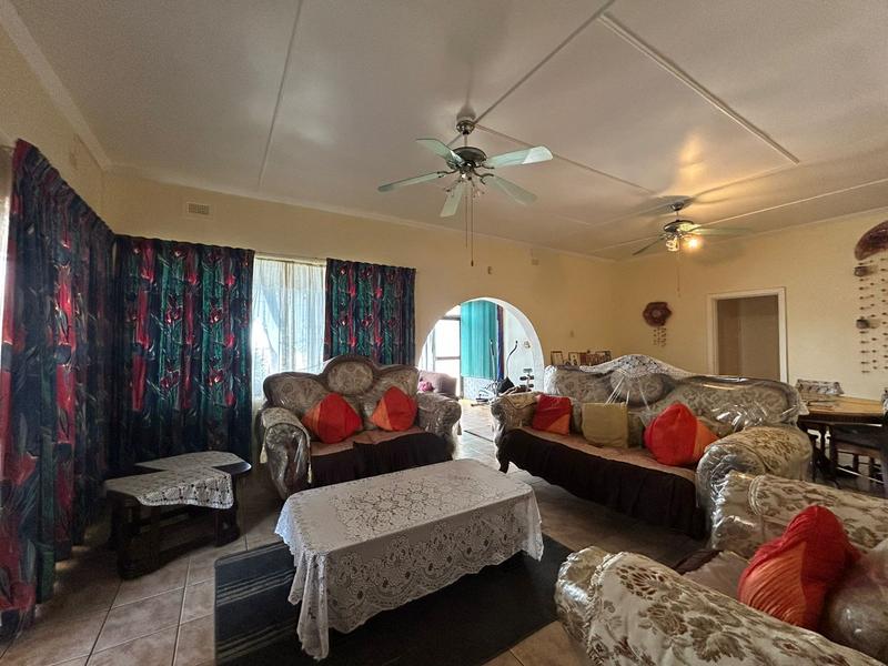 6 Bedroom Property for Sale in Margate KwaZulu-Natal