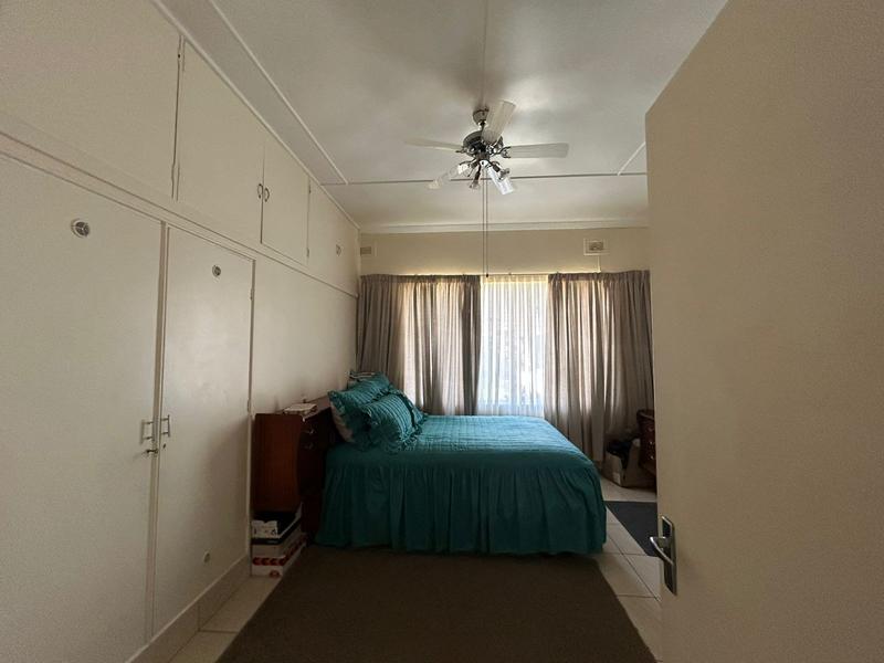 6 Bedroom Property for Sale in Margate KwaZulu-Natal
