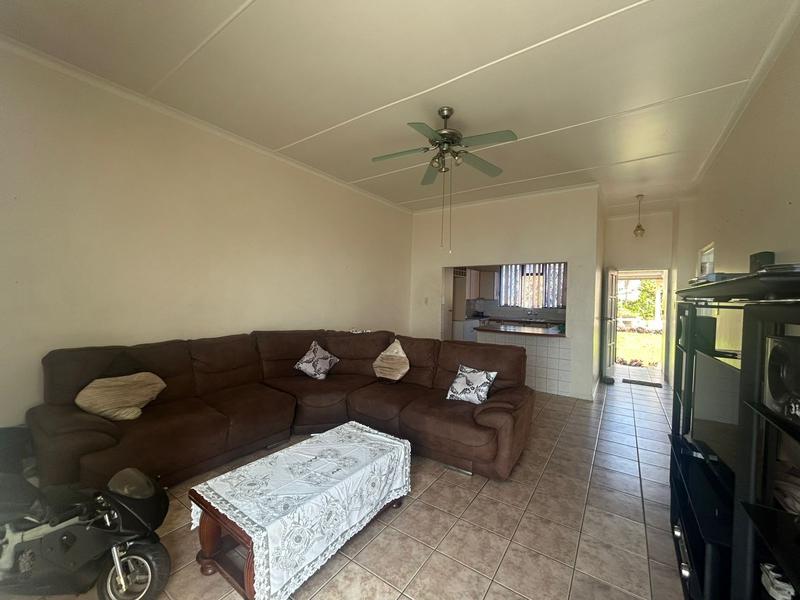 6 Bedroom Property for Sale in Margate KwaZulu-Natal