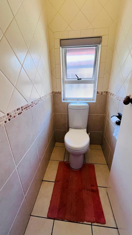 6 Bedroom Property for Sale in Margate KwaZulu-Natal