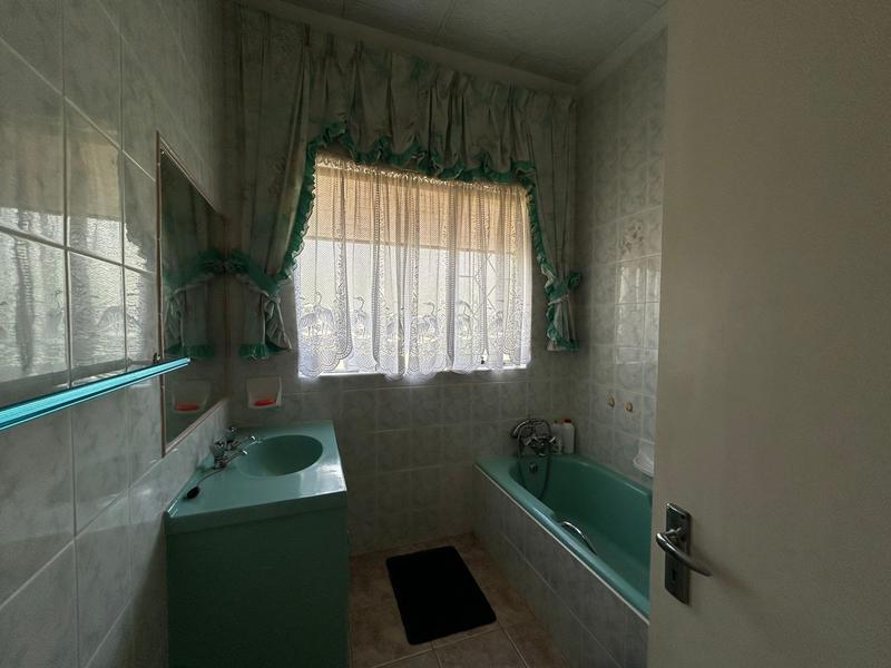 6 Bedroom Property for Sale in Margate KwaZulu-Natal
