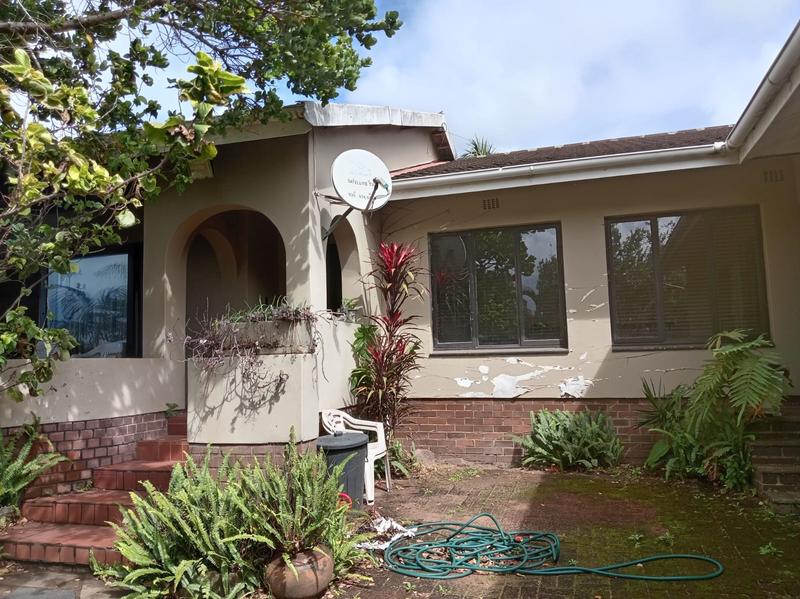 To Let 6 Bedroom Property for Rent in Scottburgh South KwaZulu-Natal