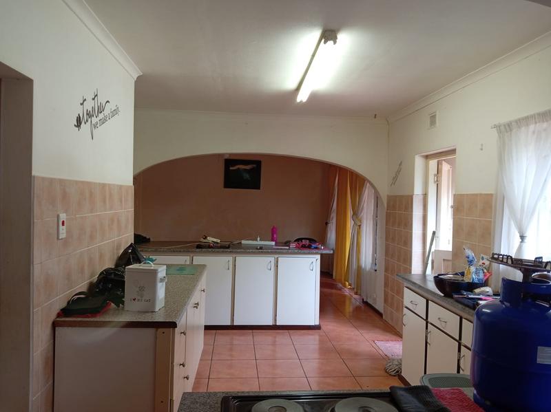 To Let 6 Bedroom Property for Rent in Scottburgh South KwaZulu-Natal