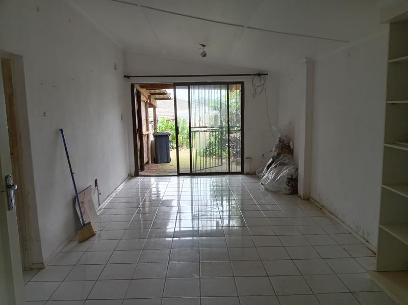 To Let 6 Bedroom Property for Rent in Scottburgh South KwaZulu-Natal