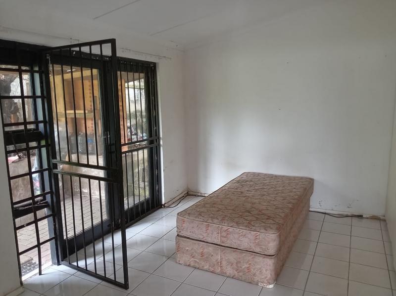 To Let 6 Bedroom Property for Rent in Scottburgh South KwaZulu-Natal