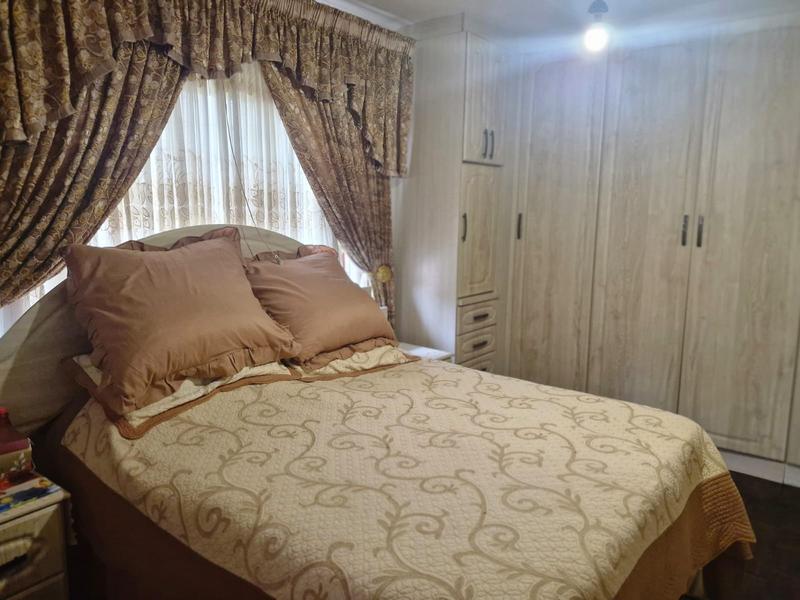 4 Bedroom Property for Sale in Burlington Heights KwaZulu-Natal