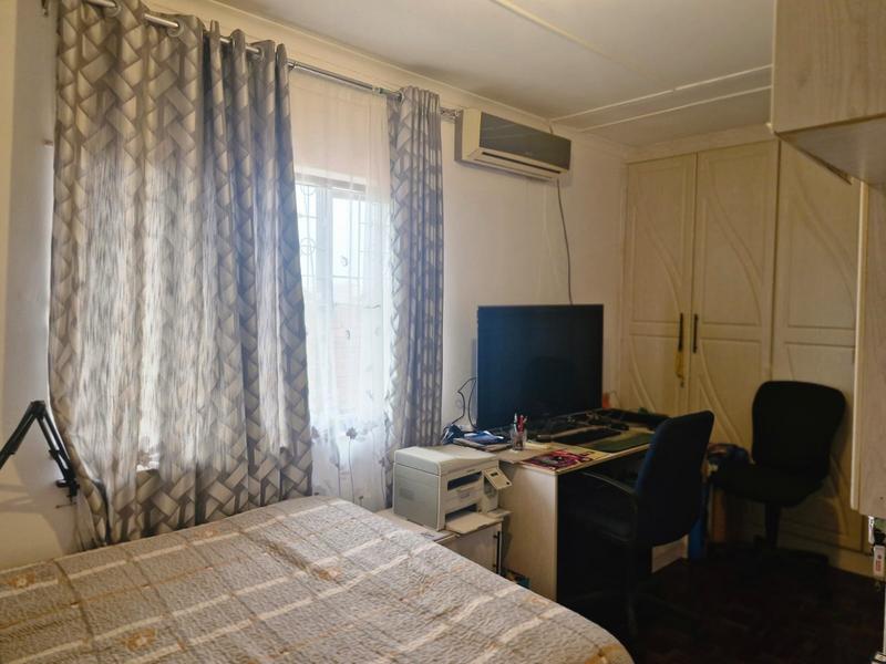 4 Bedroom Property for Sale in Burlington Heights KwaZulu-Natal