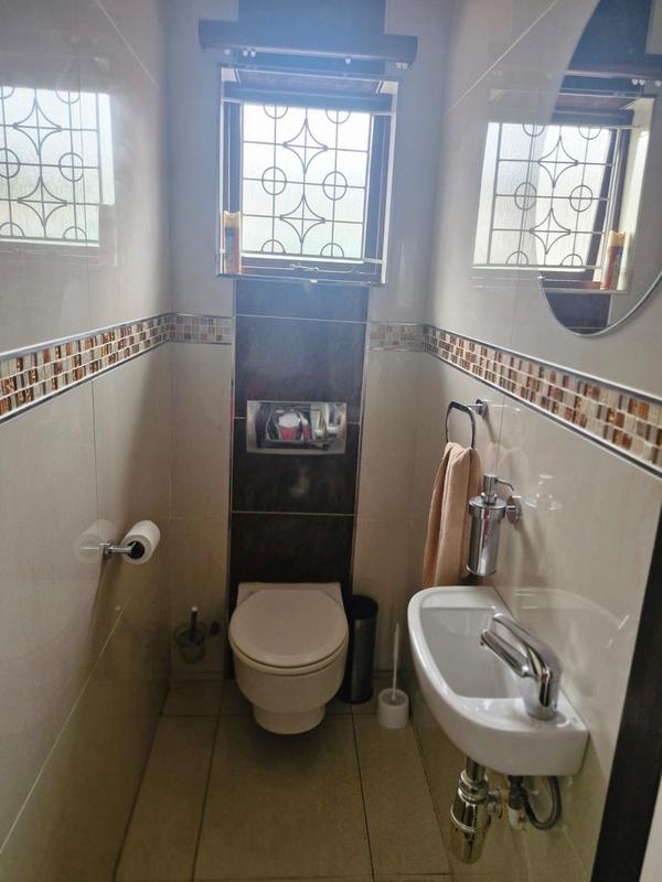 4 Bedroom Property for Sale in Burlington Heights KwaZulu-Natal