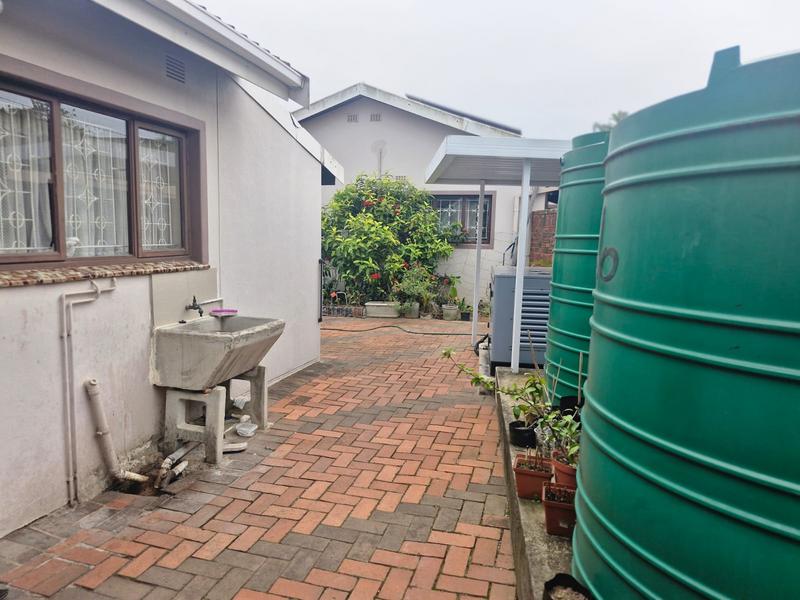 4 Bedroom Property for Sale in Burlington Heights KwaZulu-Natal