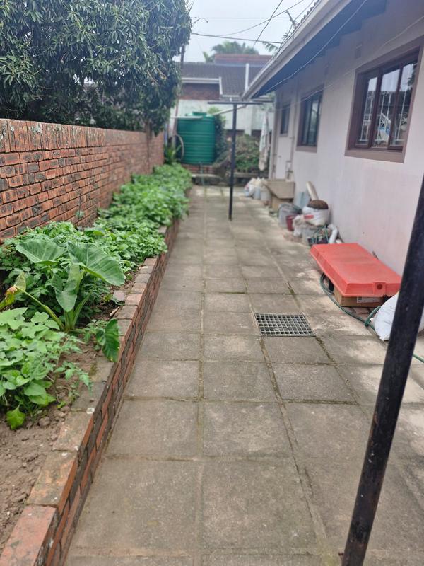 4 Bedroom Property for Sale in Burlington Heights KwaZulu-Natal