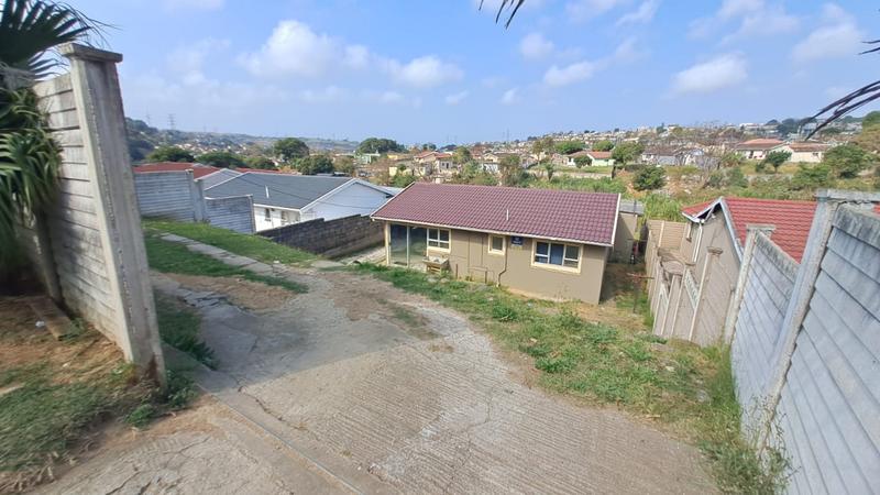 5 Bedroom Property for Sale in Umlazi KwaZulu-Natal