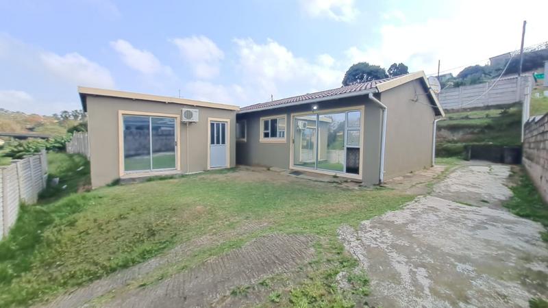 5 Bedroom Property for Sale in Umlazi KwaZulu-Natal