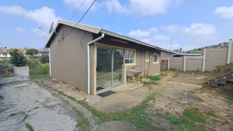 5 Bedroom Property for Sale in Umlazi KwaZulu-Natal